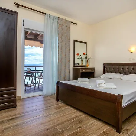 Akti Klisma * Skála Kallirákhis